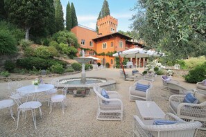 Outdoor dining - VILLA MEDICEA - Seven Bedroom Villa, Sleeps 25 (Florence)