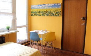 Room, Park View (Ukrainski) | Iron/ironing board, bed sheets - Travel House (Wroclaw)