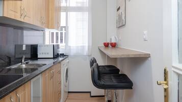 Fridge, microwave, coffee/tea maker, electric kettle