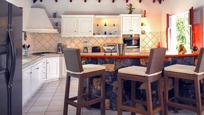 Cafeteira/chaleira, cooktop, lava-louças, liquidificador
