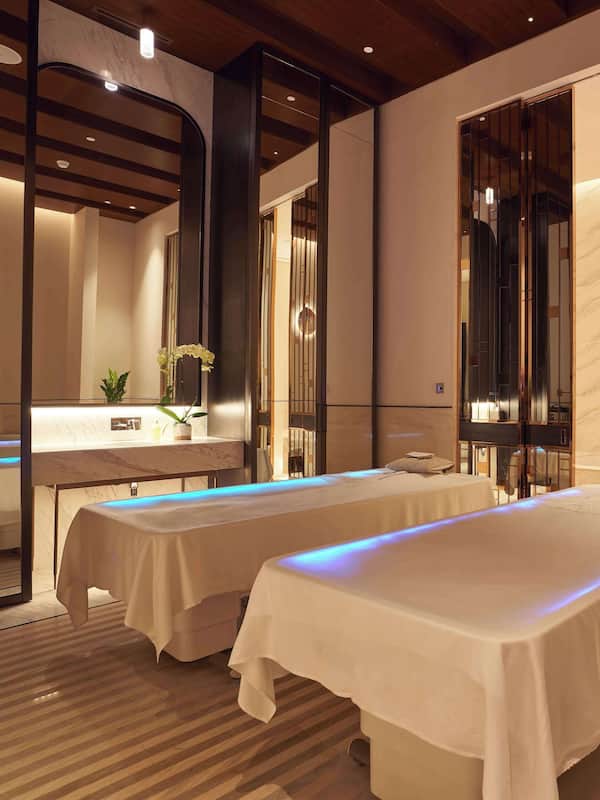 Couples treatment rooms, steam room, body treatments, hot stone massages