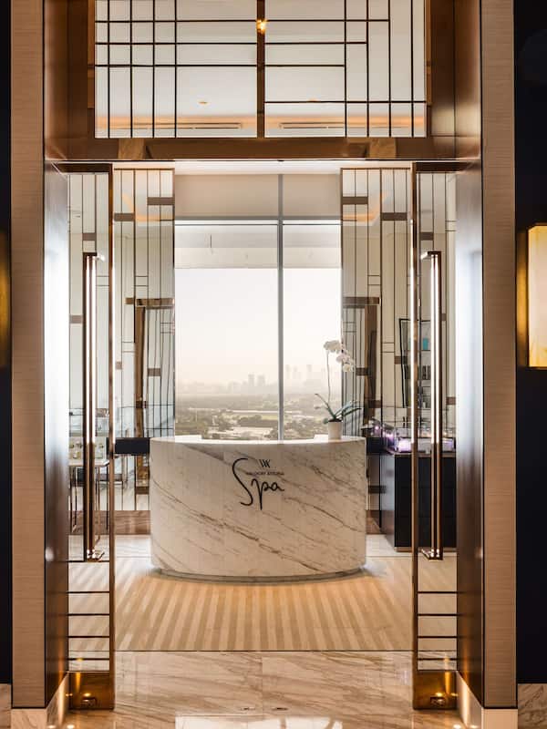 Couples treatment rooms, steam room, body treatments, hot stone massages