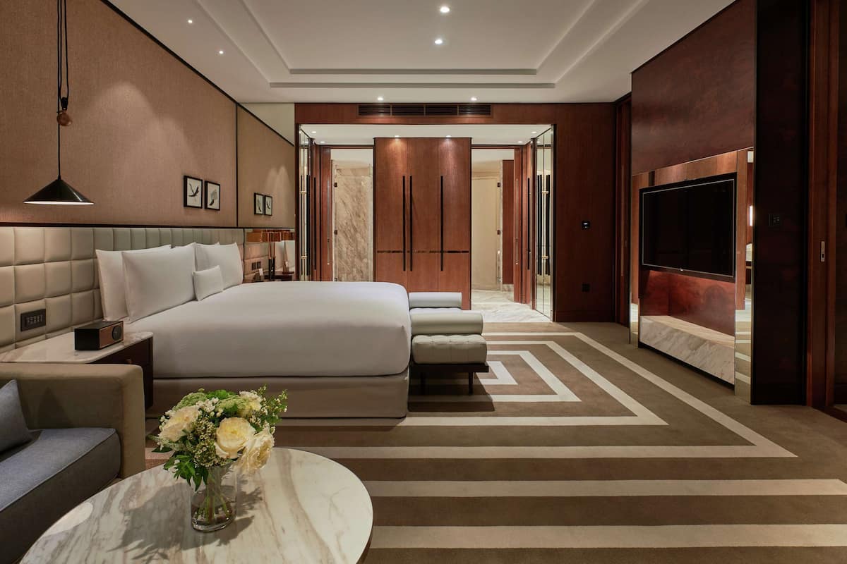 55-inch lcd tv with cable channels, tv, ipod dock