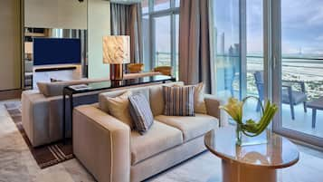 Suite, 1 Bedroom, Balcony (Residential) | Living area