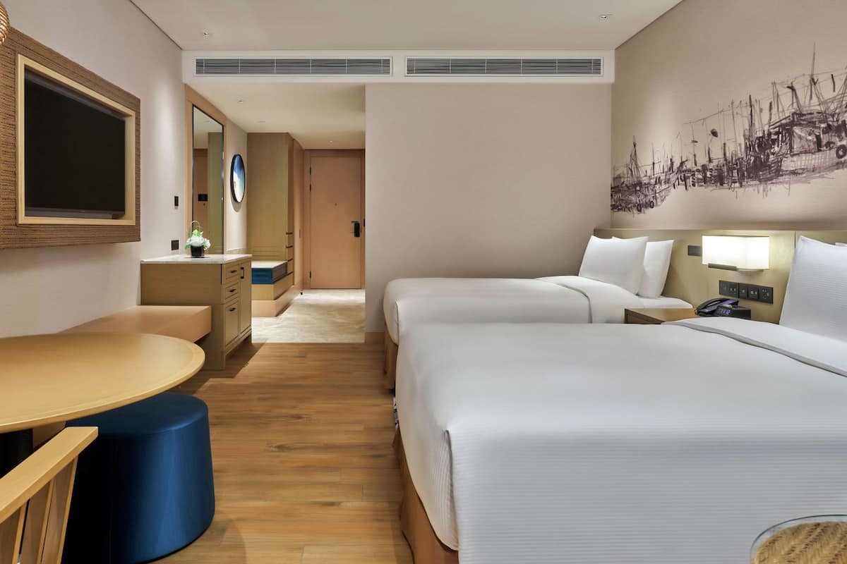 Premium Twin Room | Premium bedding, in-room safe, desk, blackout drapes