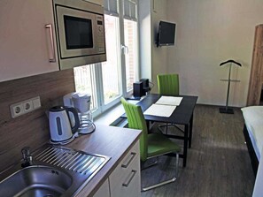 1 bedroom, iron/ironing board, travel crib, WiFi