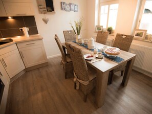 تناول الطعام