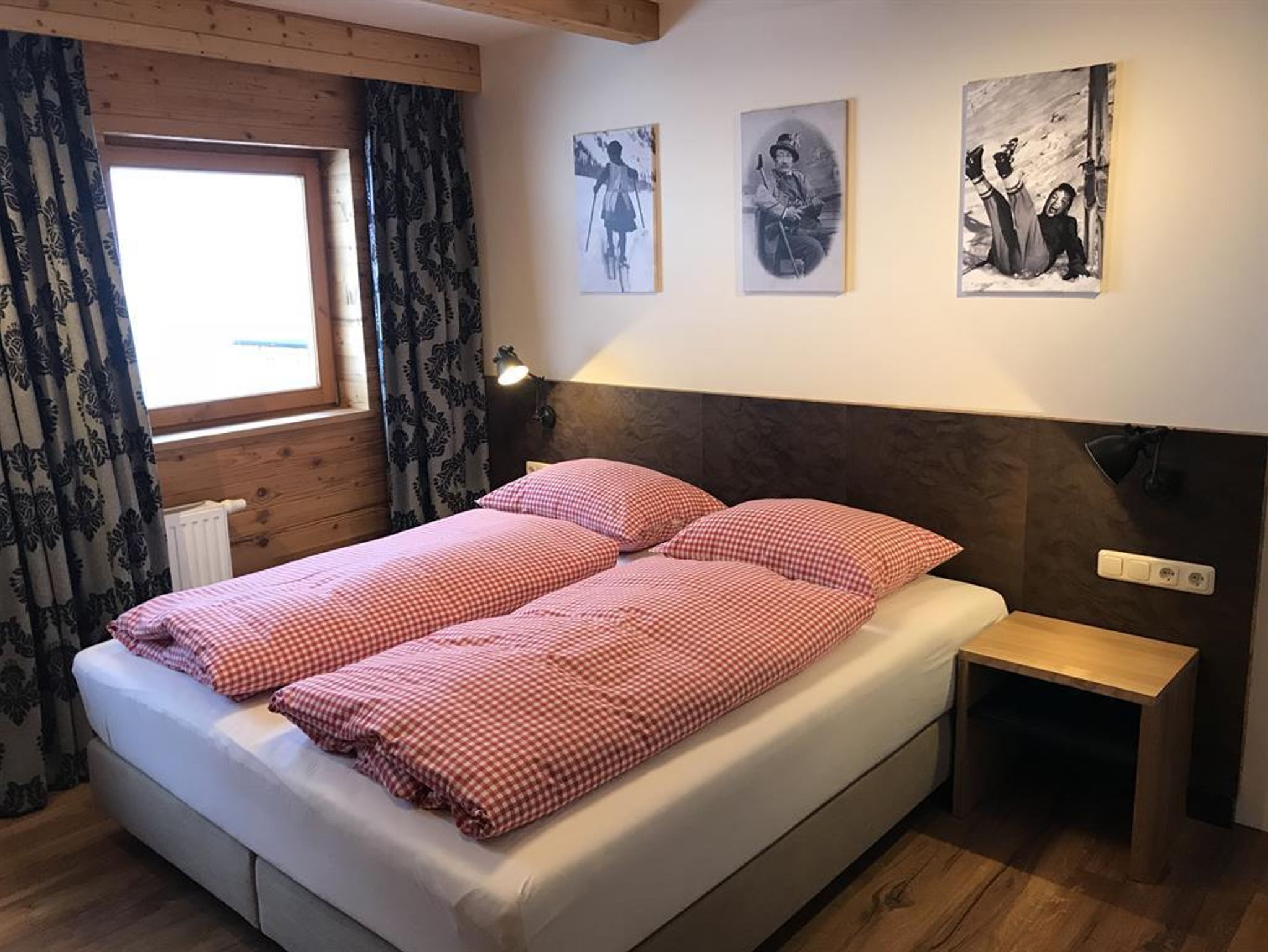 Family room A with connecting door, shower, WC - Almresort Baumschlagerberg