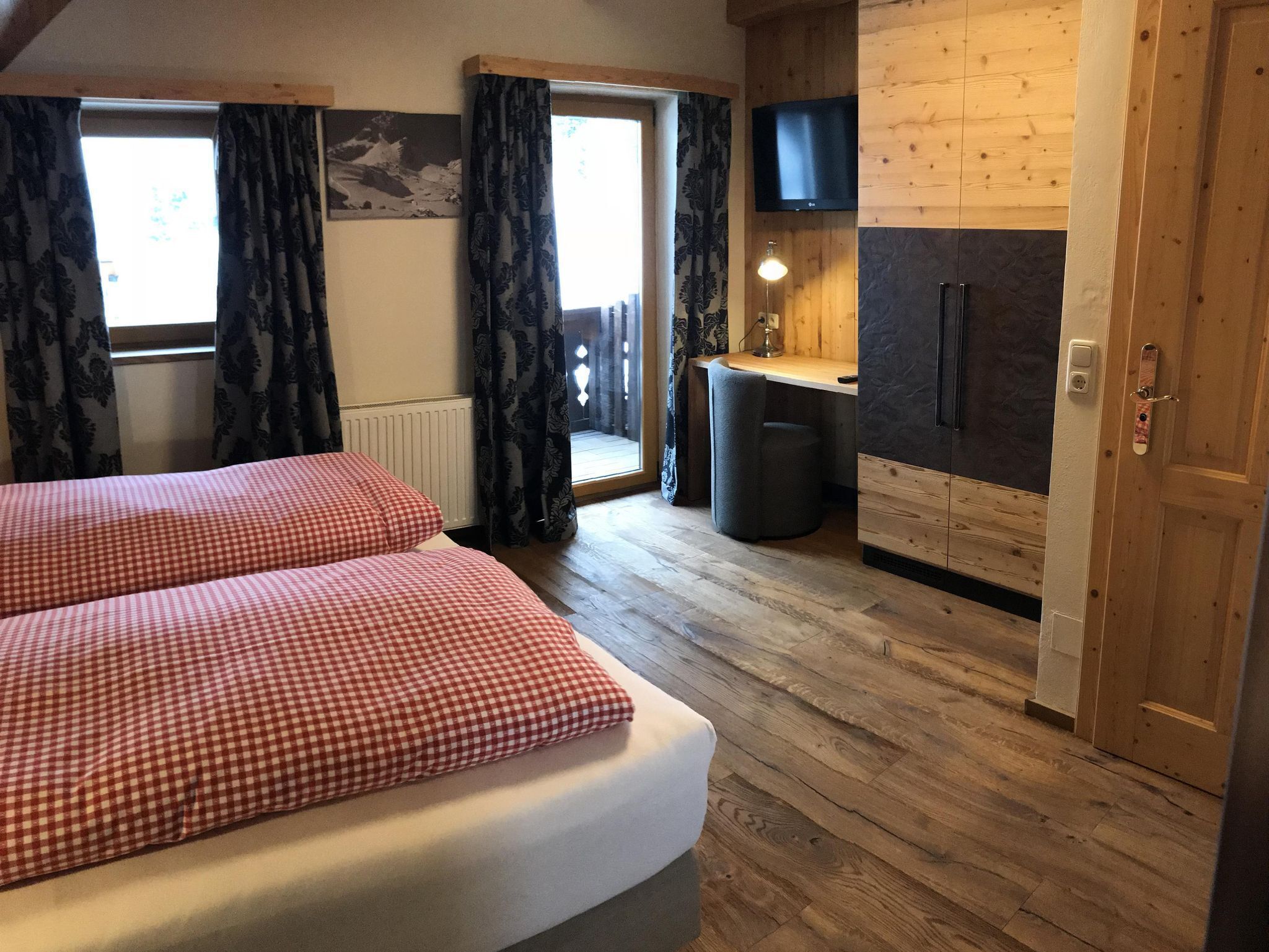 Double room F with shower, WC - Almresort Baumschlagerberg