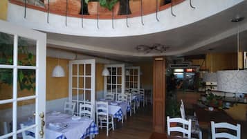 Bar (in der Unterkunft)