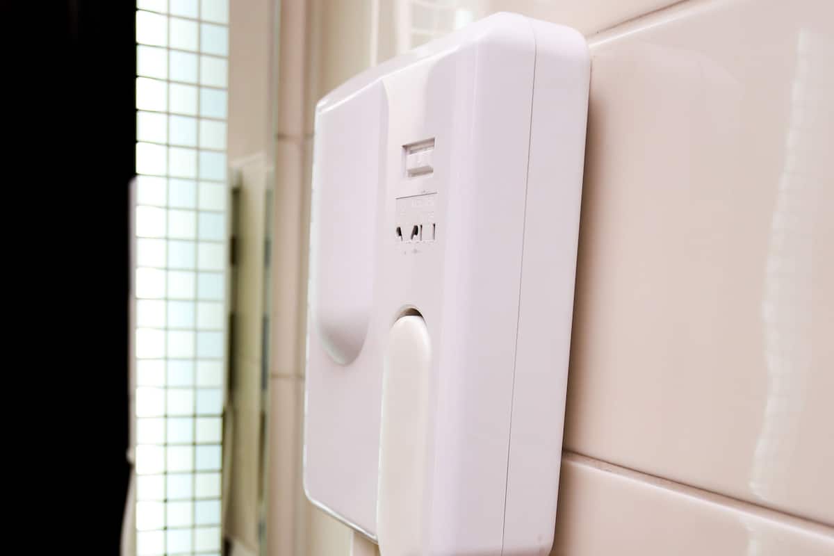 shower, free toiletries, hair dryer, slippers