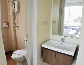Shower, free toiletries, towels - Top Hostel Samui (Koh Samui)