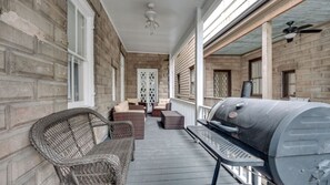 Terrace/patio - Comfortable Escape 2BR Historic Downtown (Savannah)