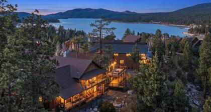 Luxury in Castle Glen! HOT TUB! Game Room with Pool Table! Lake Views! Multiple Decks and Fireplaces!