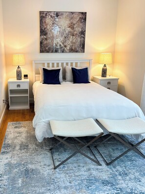 3 bedrooms, desk, iron/ironing board, travel cot