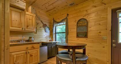 Nauti Fightingtown Creekin Pääsystä Tässä Upeassa Hytissä