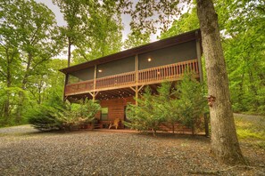Exterior - Sweetwater Escape | Hot Tub | Creek Access | Pool Table | (Epworth)