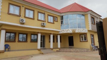 Framhlið gististaðar