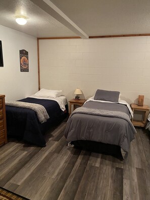 4 Schlafzimmer, Bügeleisen/Bügelbrett, Reisekinderbett, WLAN