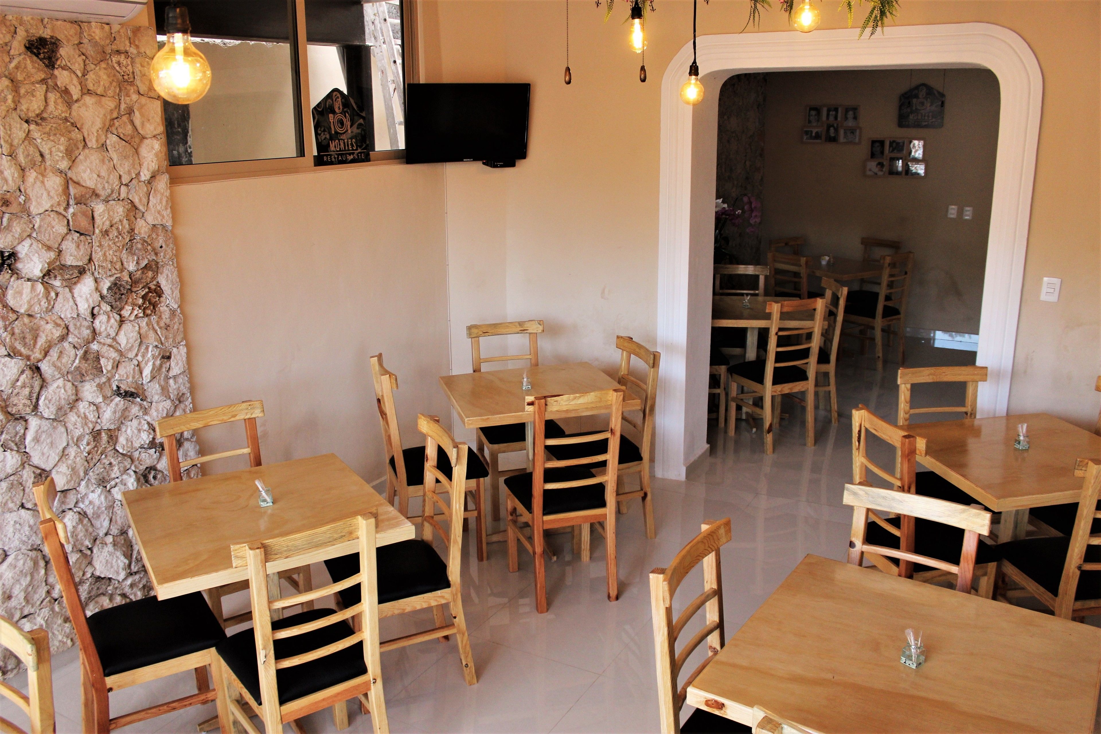 daily cooked-to-order breakfast for a fee