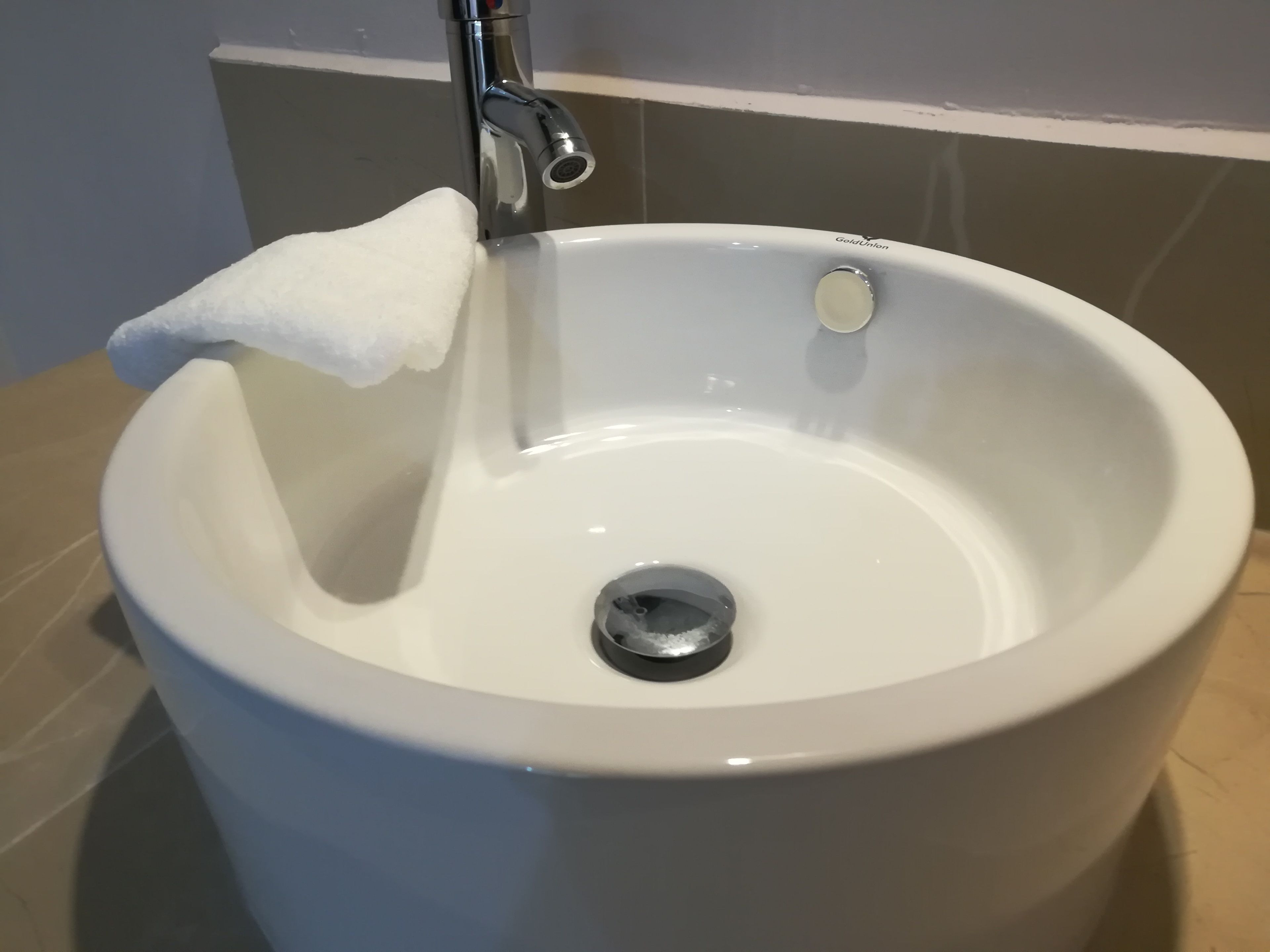 double room, non smoking | bathroom | shower, free toiletries, towels