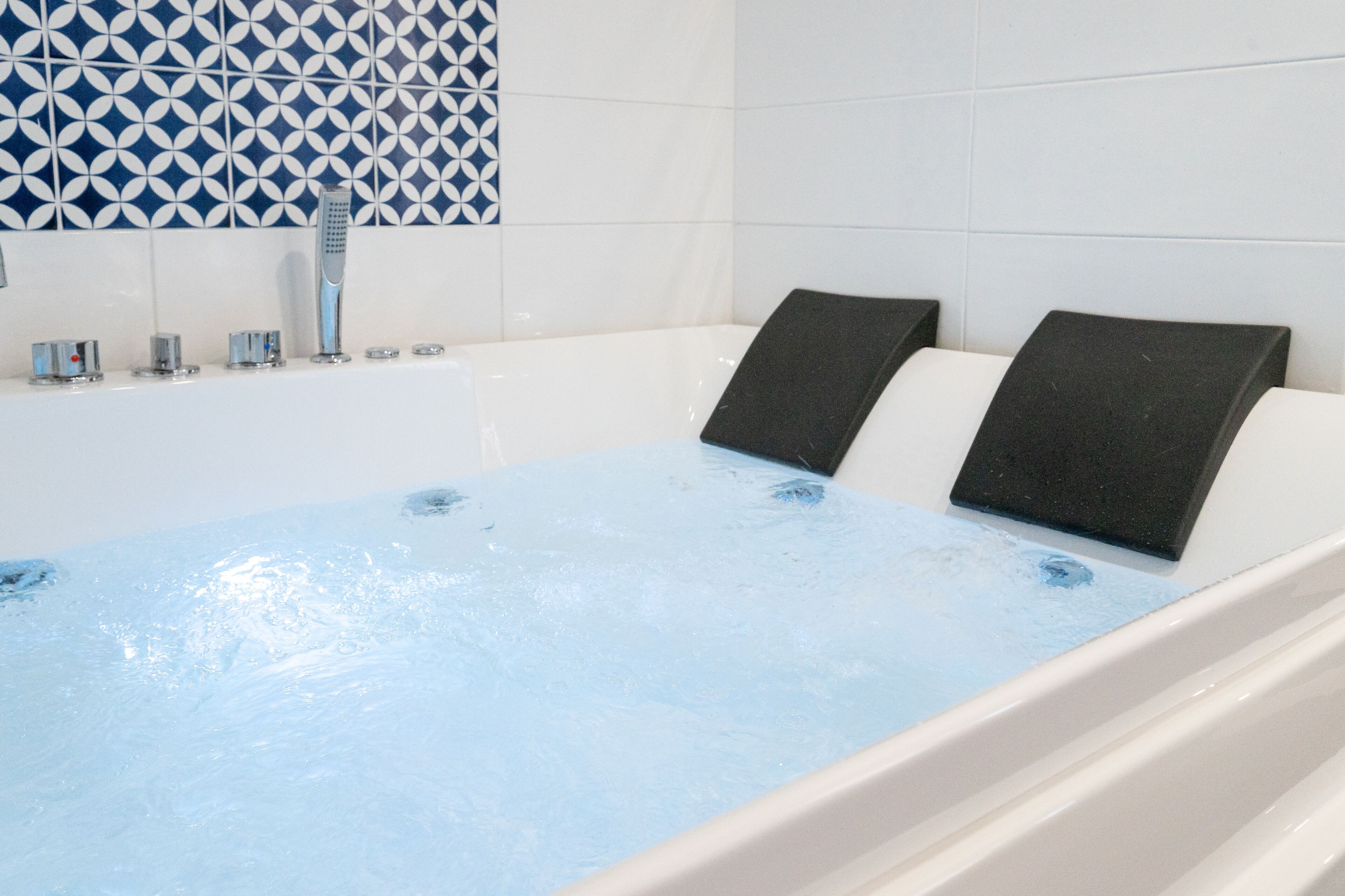 Bañera de hidromasaje privada