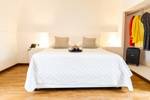 Apartamento Deluxe, 1 habitación, terraza | Ropa de cama hipoalergénica y escritorio