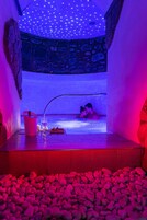 Sauna, hot tub, steam room, Turkish bath, body treatments, aromatherapy