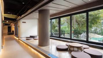 Lobby lounge