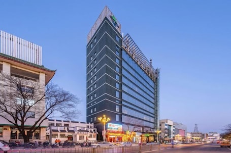 Exterior. Zhulinshan Hotel