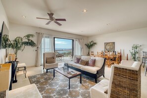 Departamento Premium, 2 habitaciones, vista al océano | Televisión