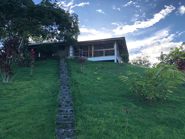 Property grounds - Casa Piedra (Tierra Oscura)