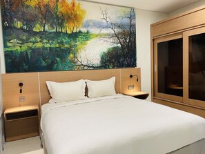 Premium bedding, individually furnished, desk, blackout drapes - Kim Residences & Suites (Ho Chi Minh City)