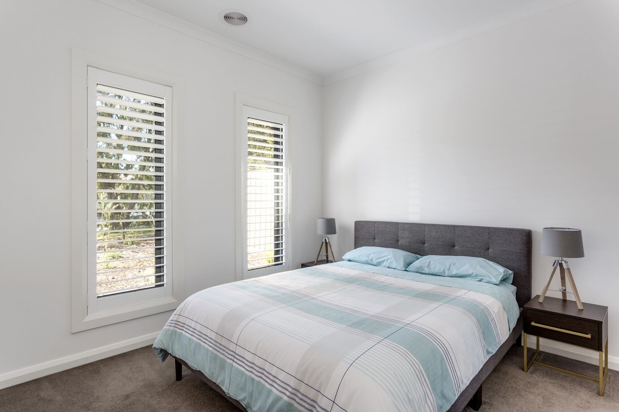 5 bedrooms, iron/ironing board, free WiFi, bed sheets