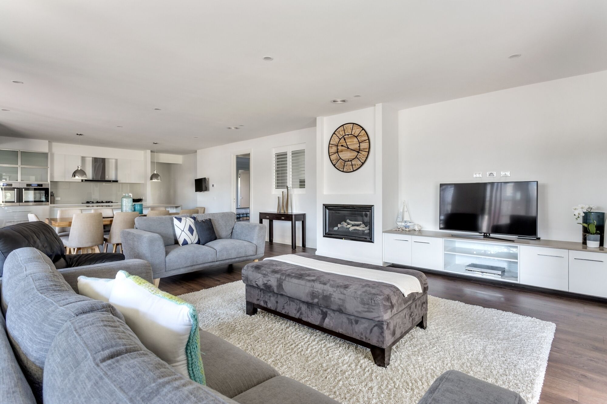 Smart TV, fireplace, DVD player, books