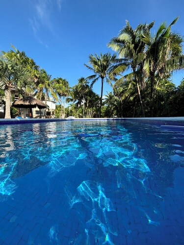 Beautiful 2 Bdrs. Villa with Pool & Beach, 1 minute, Wi-Fi, Chef & Staff