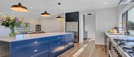 Fridge, microwave, dishwasher, coffee/tea maker