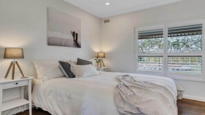 4 habitaciones, tabla de planchar con plancha y acceso a internet 