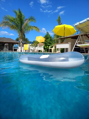 Indoor pool, outdoor pool - Country house/farm in Peruíbe with adult and children's swimming pool, sauna and hot tub. (Estância Antonio Novaes)