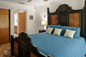 3 slaapkamers, een strijkplank/strijkijzer, gratis wifi, beddengoed