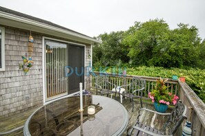 Outdoor dining - Spacious Raised Ranch, Three Blocks from Beach, Corner Lot, Private Backyard (Narragansett)