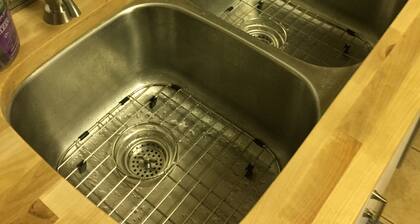 Ocean view House w 2 Bedrooms, 2 Bathrooms, living room,fireplace, kitchen,patio