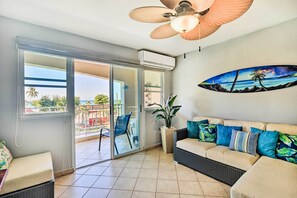 TV - Breezy Condo w/ Ocean View Balcony: Walk to Beach! (Rincon)