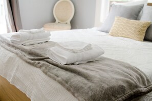 3 habitaciones, tabla de planchar con plancha, cuna de viaje y wifi 