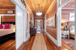 4 habitaciones, tabla de planchar con plancha y wifi gratis