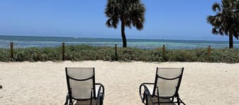 "atlantic Breeze" ~ 2B / 2BA Retiro Tropical com Piscina, Área de Fitness e Praia!