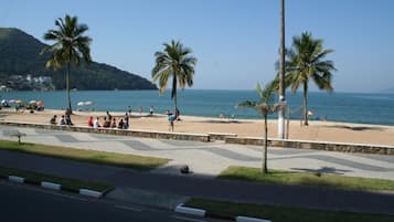 Na praia