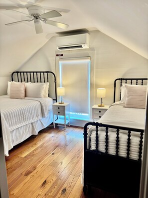 4 chambres, fer et planche à repasser, Wi-Fi gratuit, draps fournis