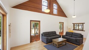 TV, Netflix, streaming services