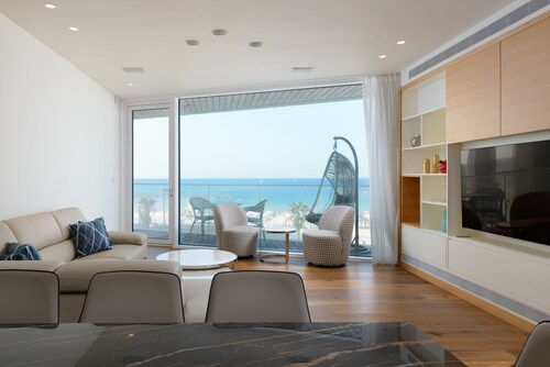 luxury 2BR with Amazing sea view! prime location